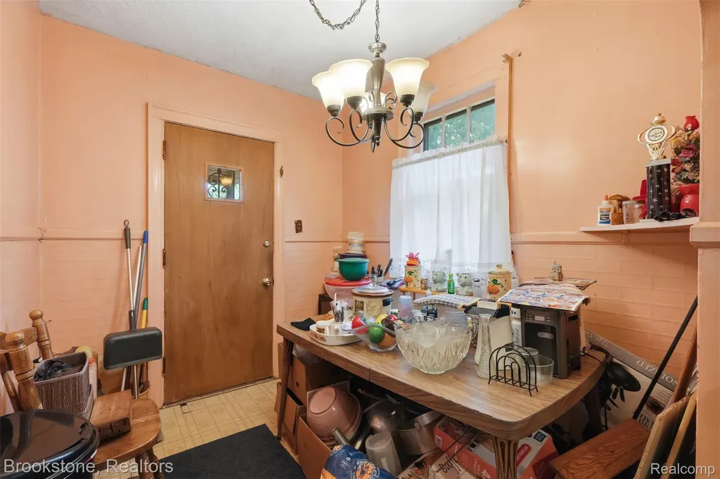18939 Santa Barbara Drive Detroit City MI 48221
