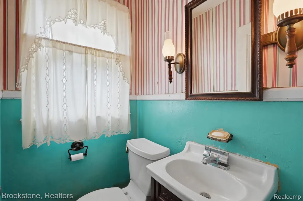 18939 Santa Barbara Drive Detroit City MI 48221