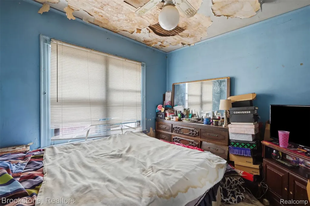 18939 Santa Barbara Drive Detroit City MI 48221