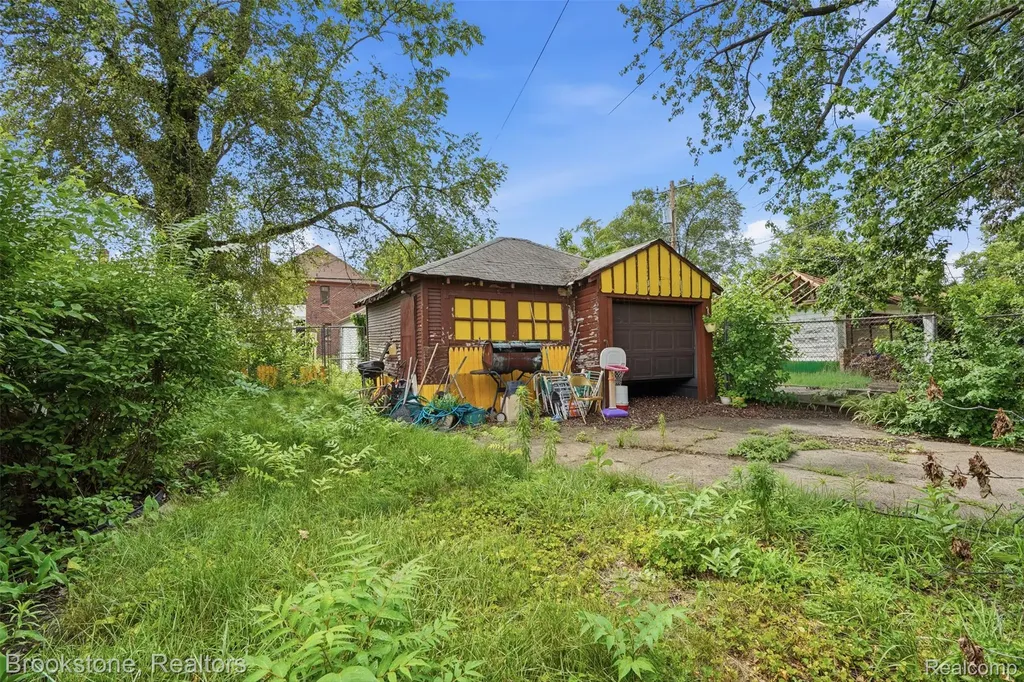 18939 Santa Barbara Drive Detroit City MI 48221