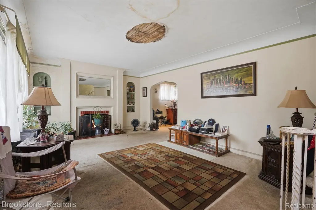18939 Santa Barbara Drive Detroit City MI 48221