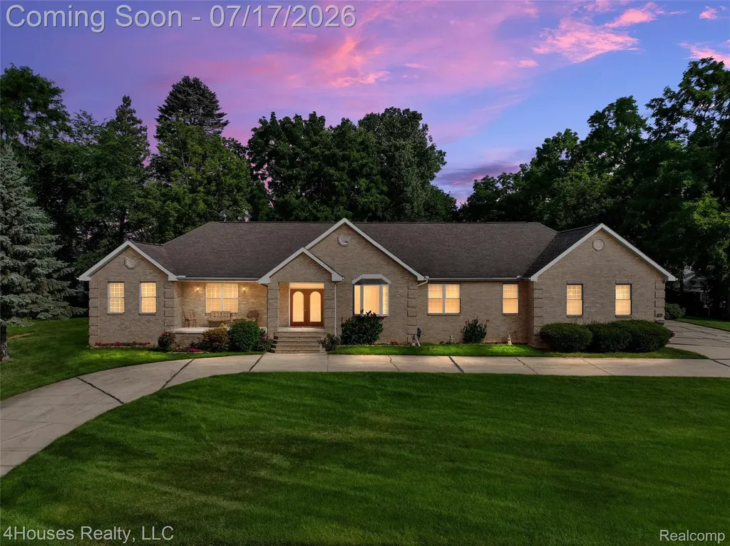 624 Orchard Lake Road Pontiac City MI 48341