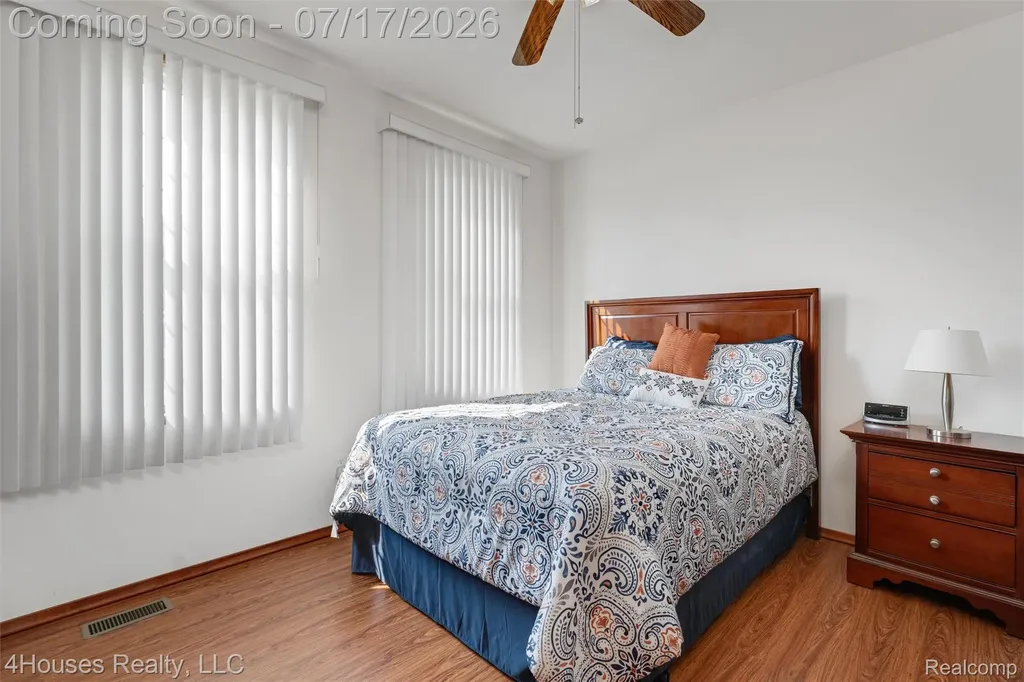 624 Orchard Lake Road Pontiac City MI 48341
