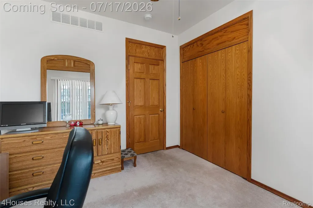 624 Orchard Lake Road Pontiac City MI 48341