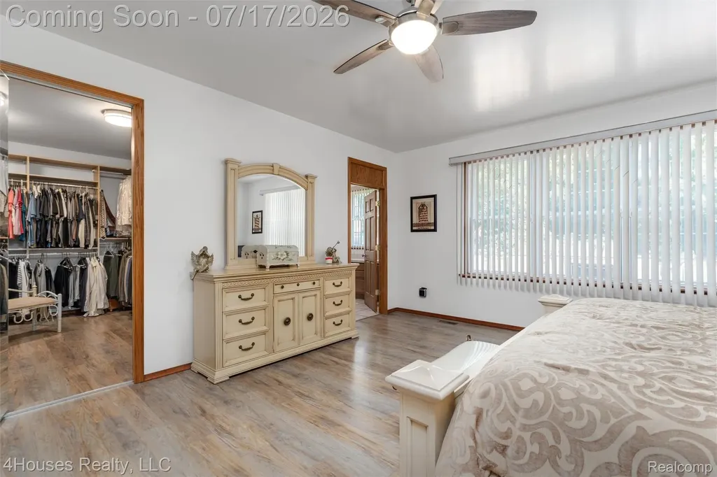 624 Orchard Lake Road Pontiac City MI 48341