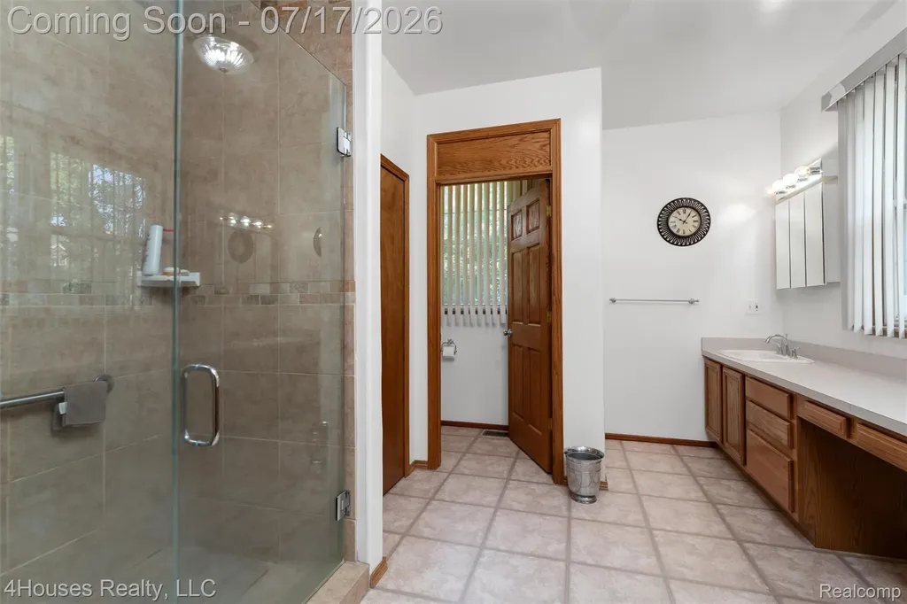 624 Orchard Lake Road Pontiac City MI 48341