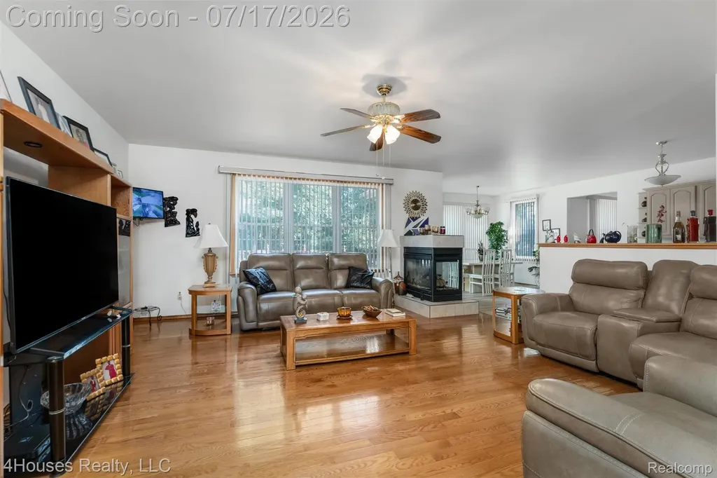 624 Orchard Lake Road Pontiac City MI 48341