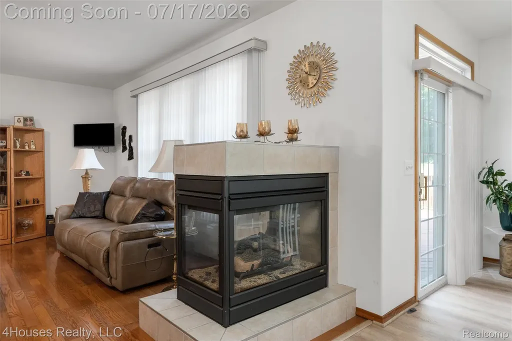 624 Orchard Lake Road Pontiac City MI 48341