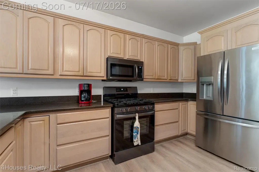 624 Orchard Lake Road Pontiac City MI 48341