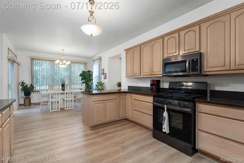624 Orchard Lake Road Pontiac City MI 48341