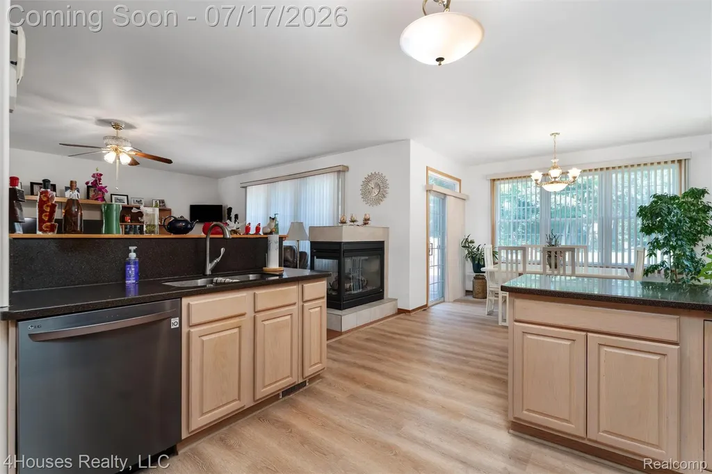 624 Orchard Lake Road Pontiac City MI 48341