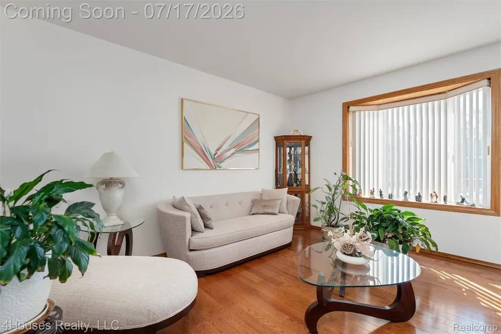 624 Orchard Lake Road Pontiac City MI 48341