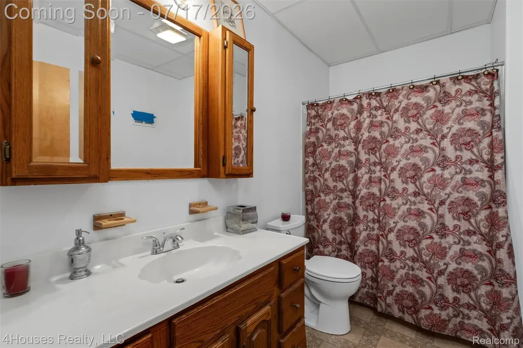 624 Orchard Lake Road Pontiac City MI 48341