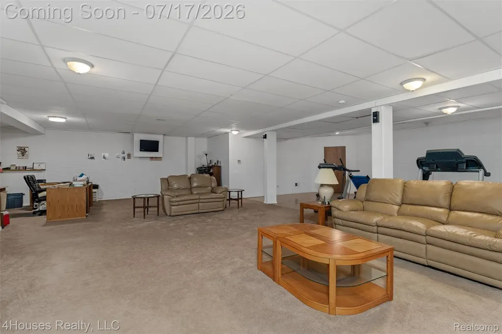 624 Orchard Lake Road Pontiac City MI 48341