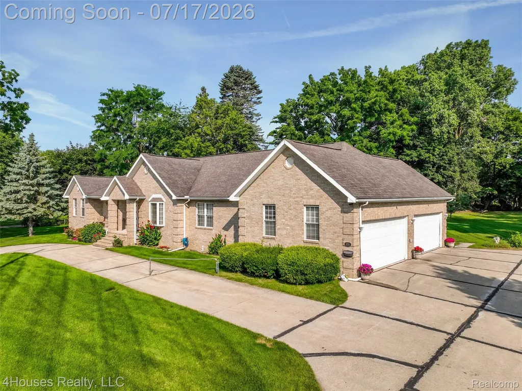 624 Orchard Lake Road Pontiac City MI 48341