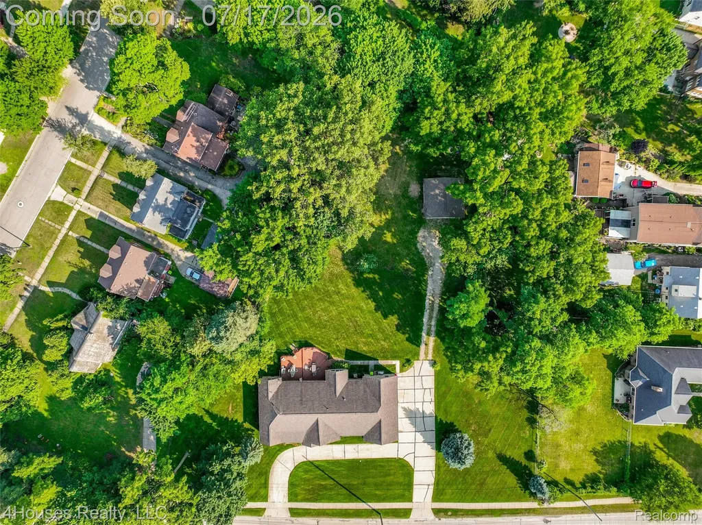 624 Orchard Lake Road Pontiac City MI 48341