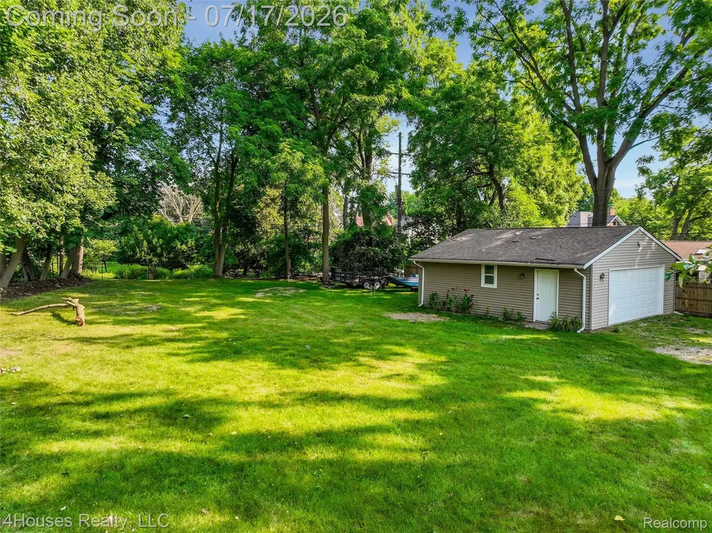624 Orchard Lake Road Pontiac City MI 48341