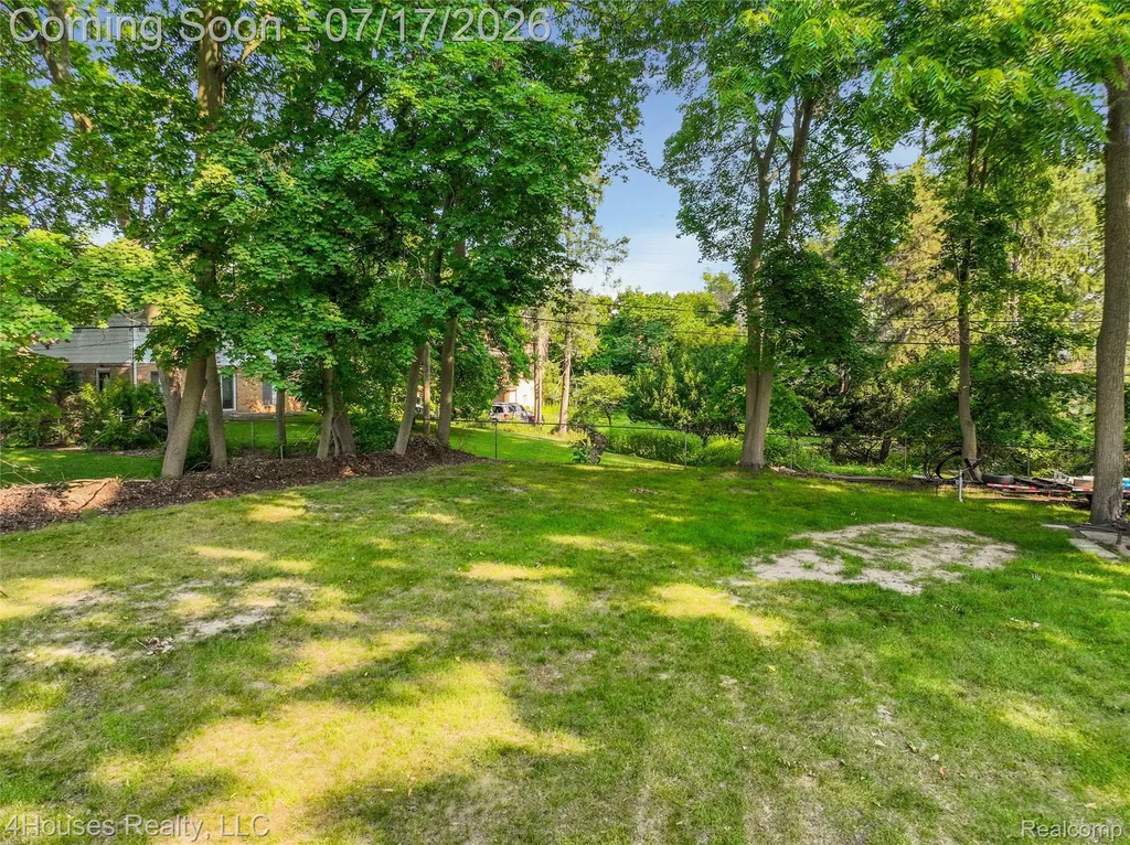 624 Orchard Lake Road Pontiac City MI 48341