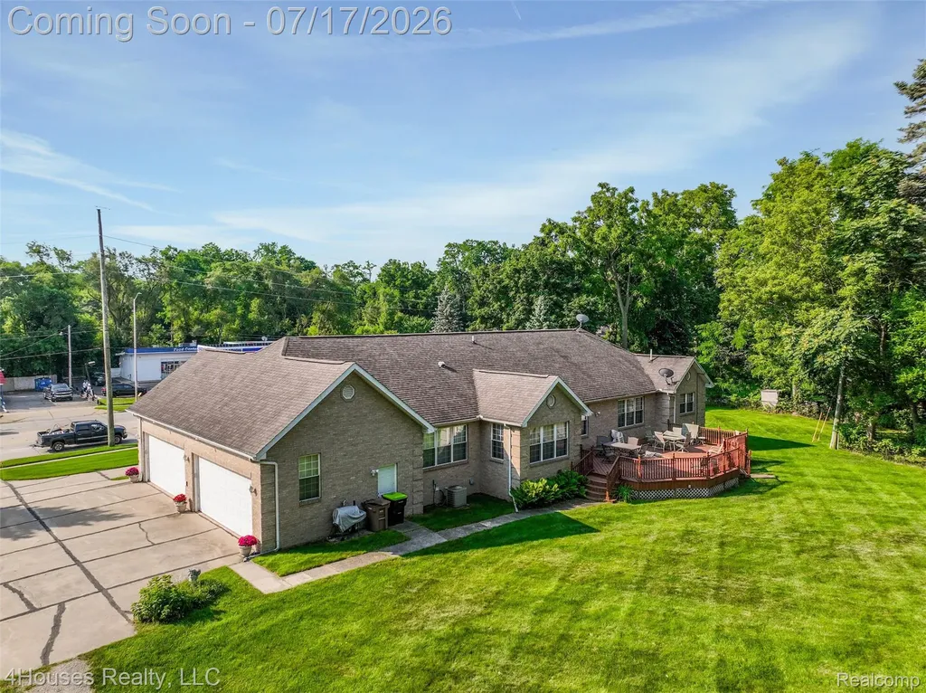 624 Orchard Lake Road Pontiac City MI 48341