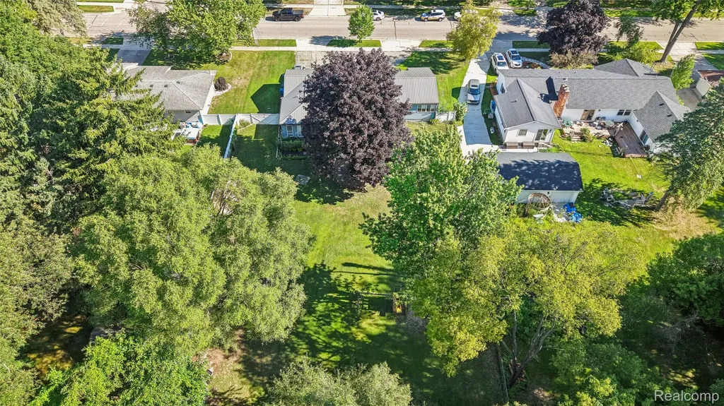 235 Airport Drive Holly Village MI 48442