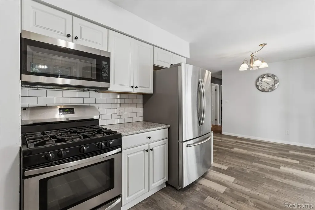 235 Airport Drive Holly Village MI 48442