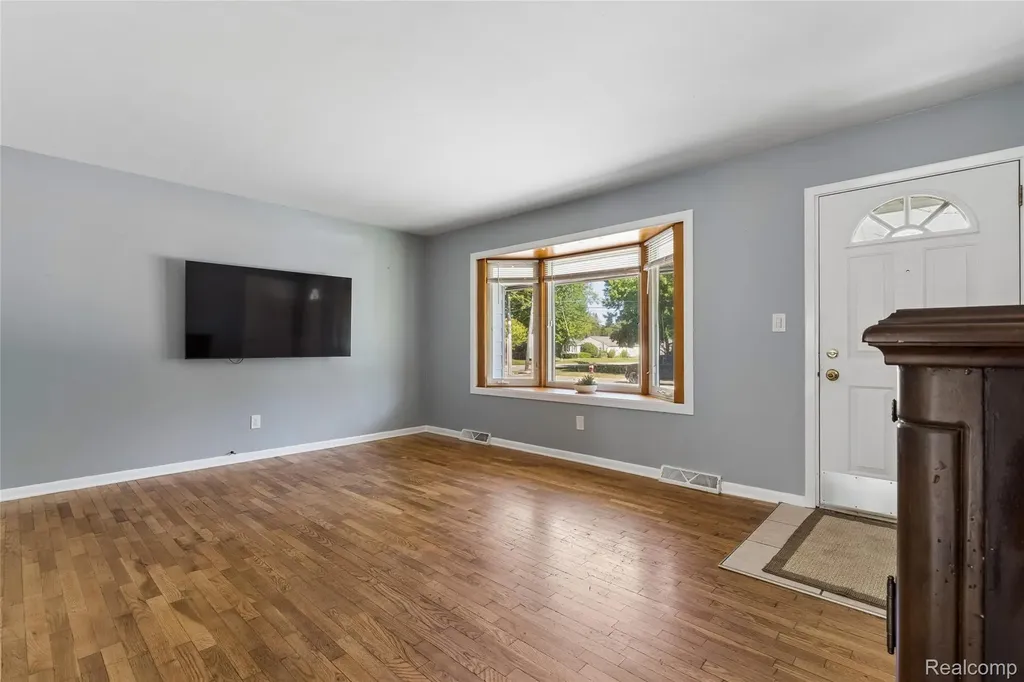 235 Airport Drive Holly Village MI 48442
