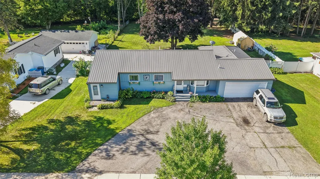 235 Airport Drive Holly Village MI 48442