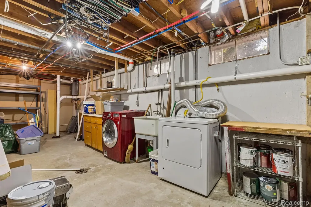 235 Airport Drive Holly Village MI 48442