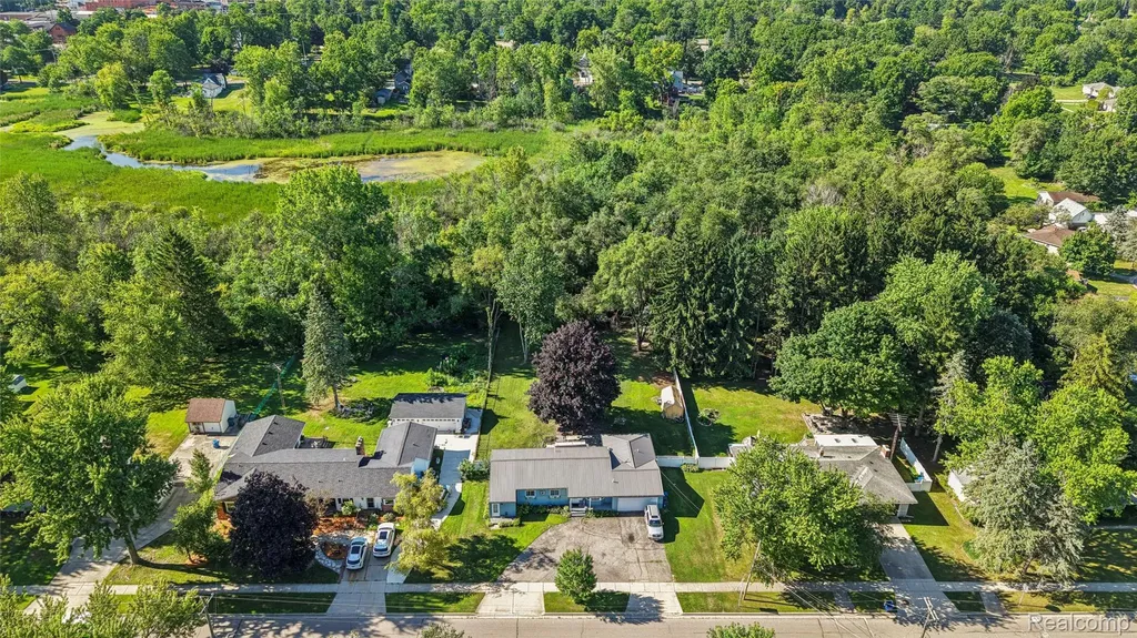 235 Airport Drive Holly Village MI 48442