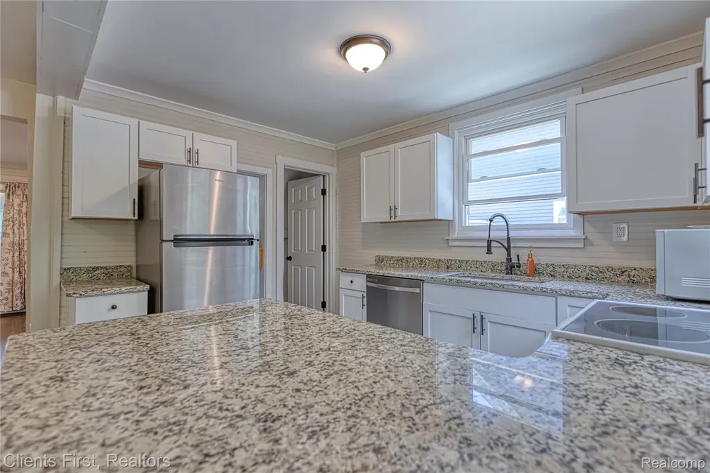 4258 Seeden Street Waterford Charter Township MI 48329