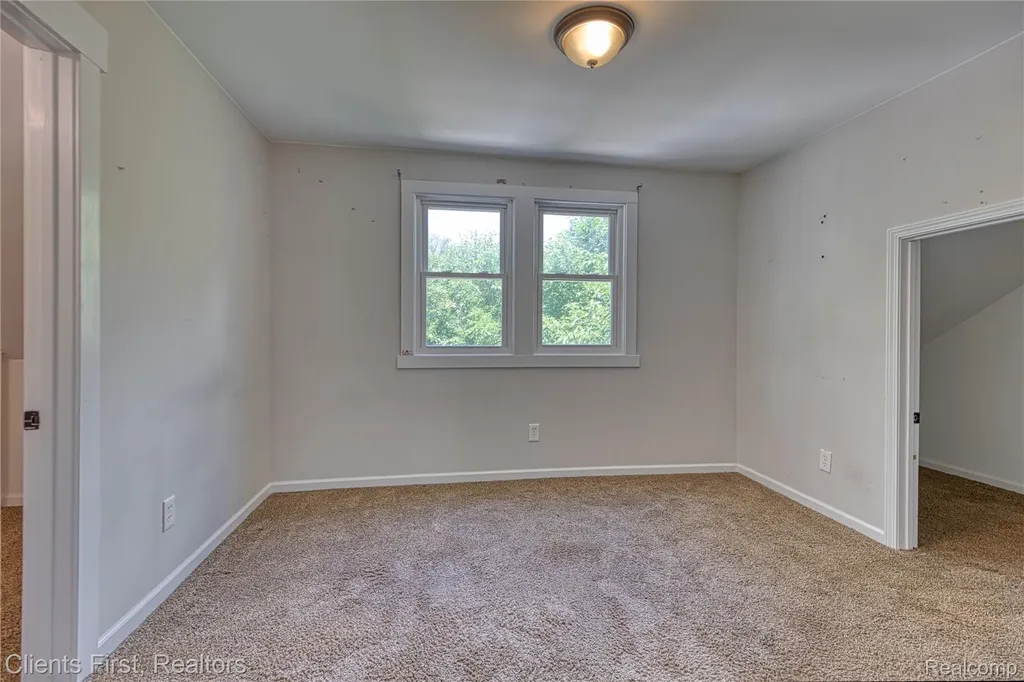 4258 Seeden Street Waterford Charter Township MI 48329