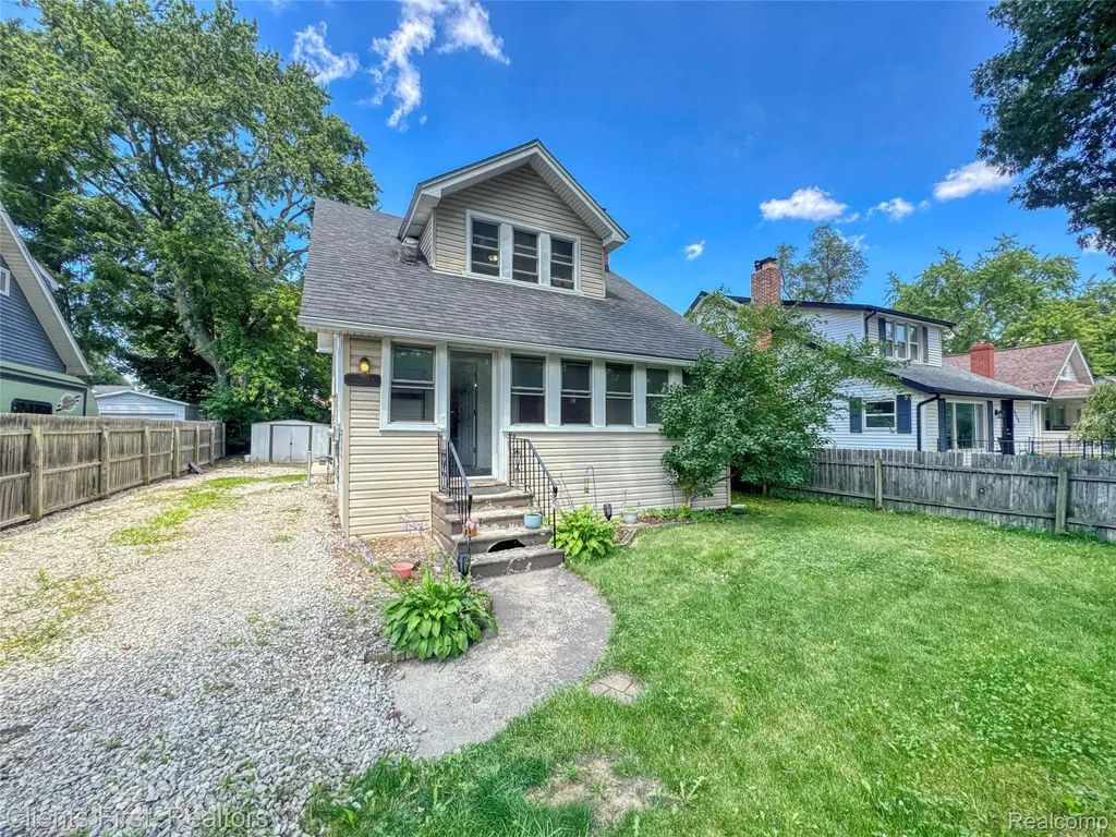 4258 Seeden Street Waterford Charter Township MI 48329