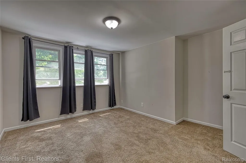 4258 Seeden Street Waterford Charter Township MI 48329