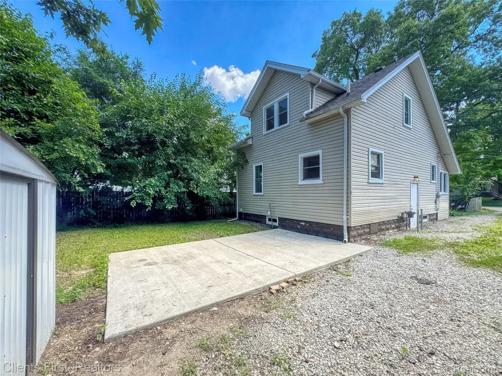 4258 Seeden Street Waterford Charter Township MI 48329