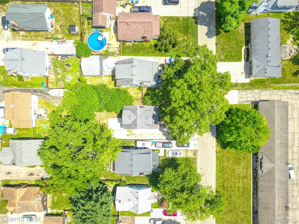4258 Seeden Street Waterford Charter Township MI 48329