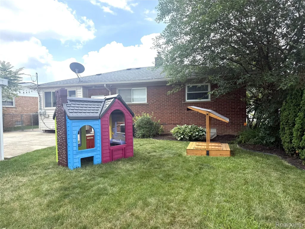 3511 Bridge Street Trenton City MI 48183