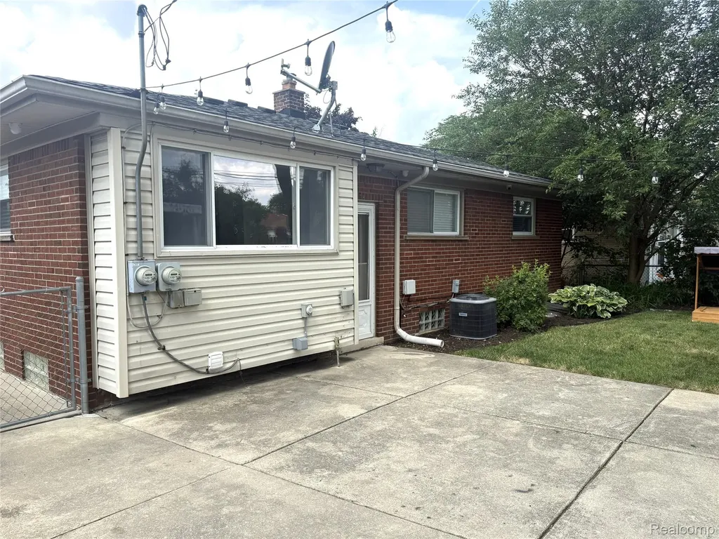 3511 Bridge Street Trenton City MI 48183