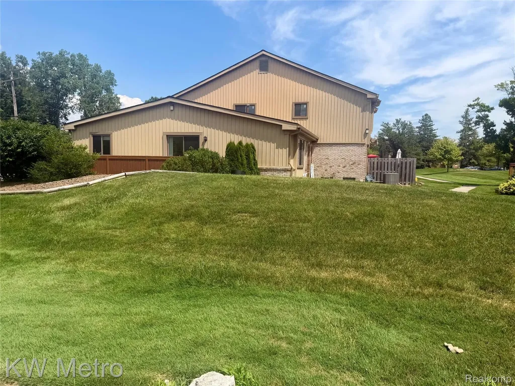 41694 Bedford Wayne City MI 48187
