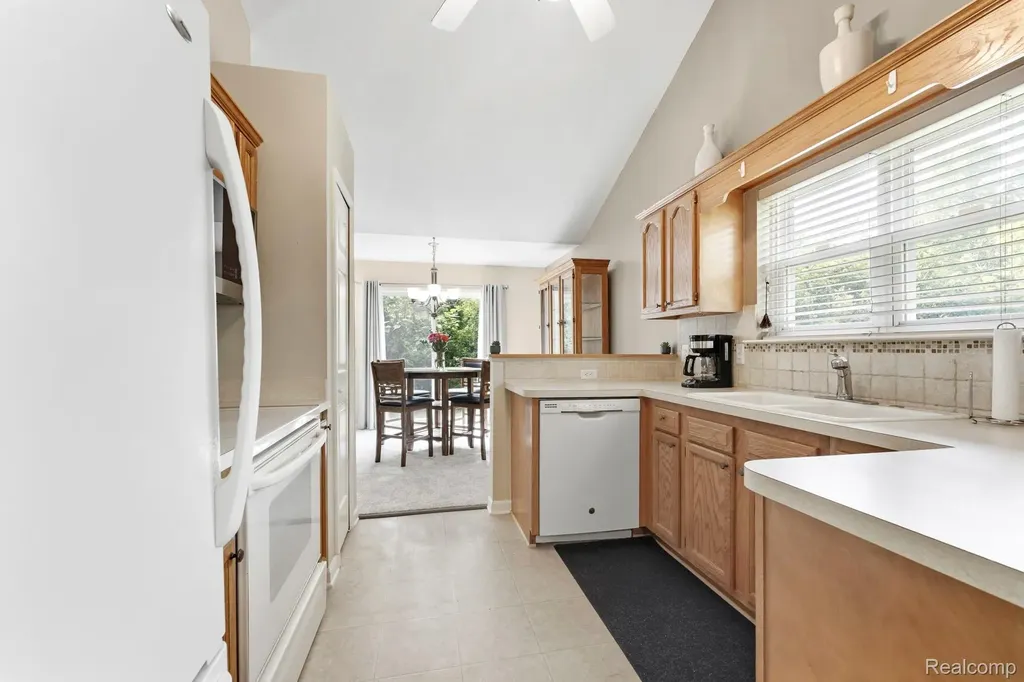 5487 Greenway Drive Trenton City MI 48183