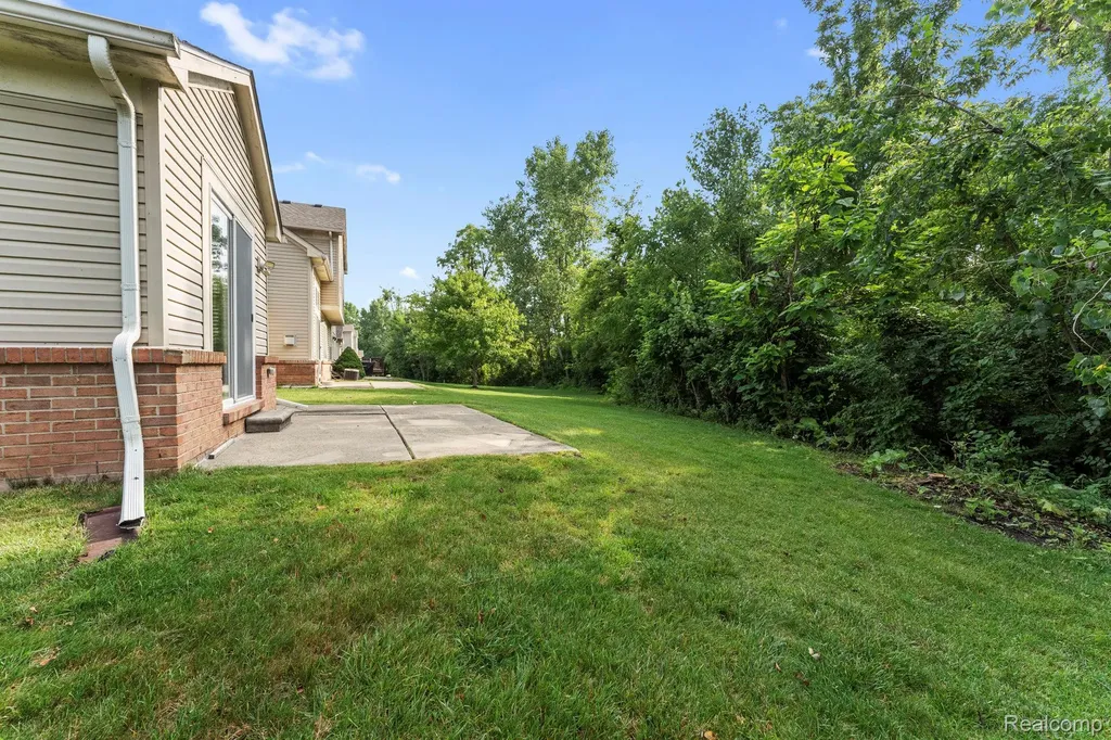 5487 Greenway Drive Trenton City MI 48183
