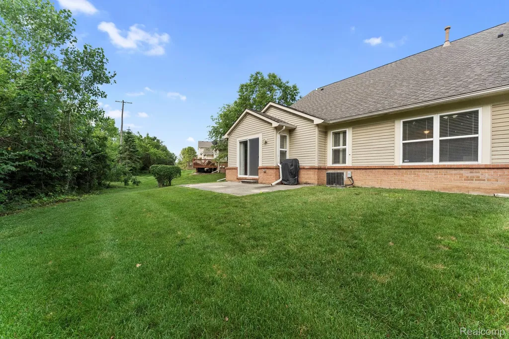 5487 Greenway Drive Trenton City MI 48183