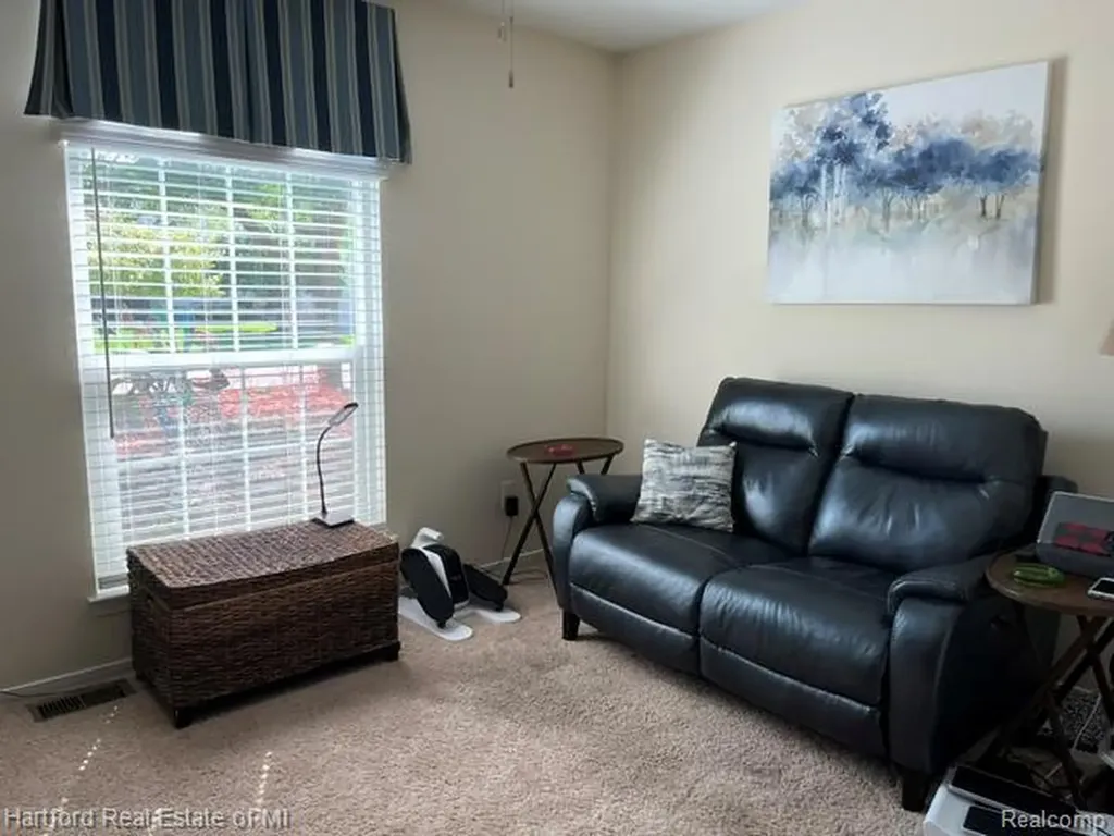 386 N Oak Drive Commerce Charter Township MI 48390