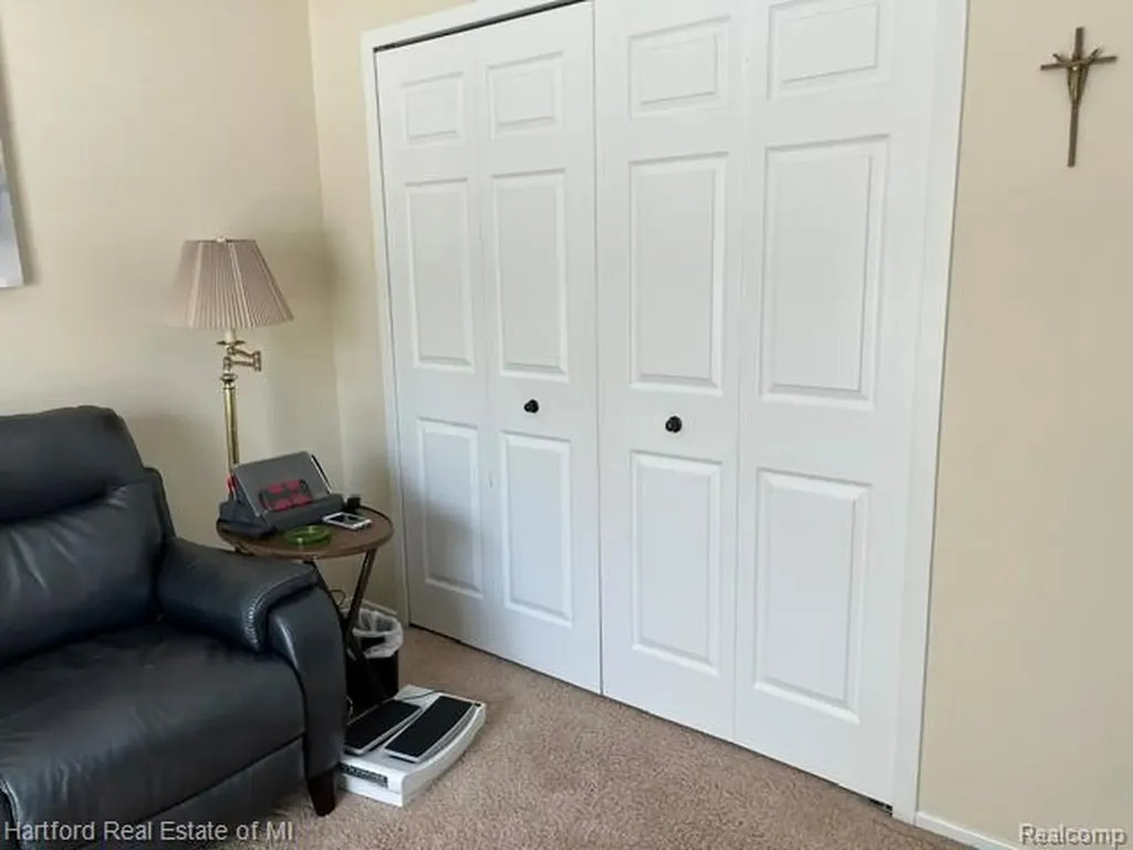 386 N Oak Drive Commerce Charter Township MI 48390