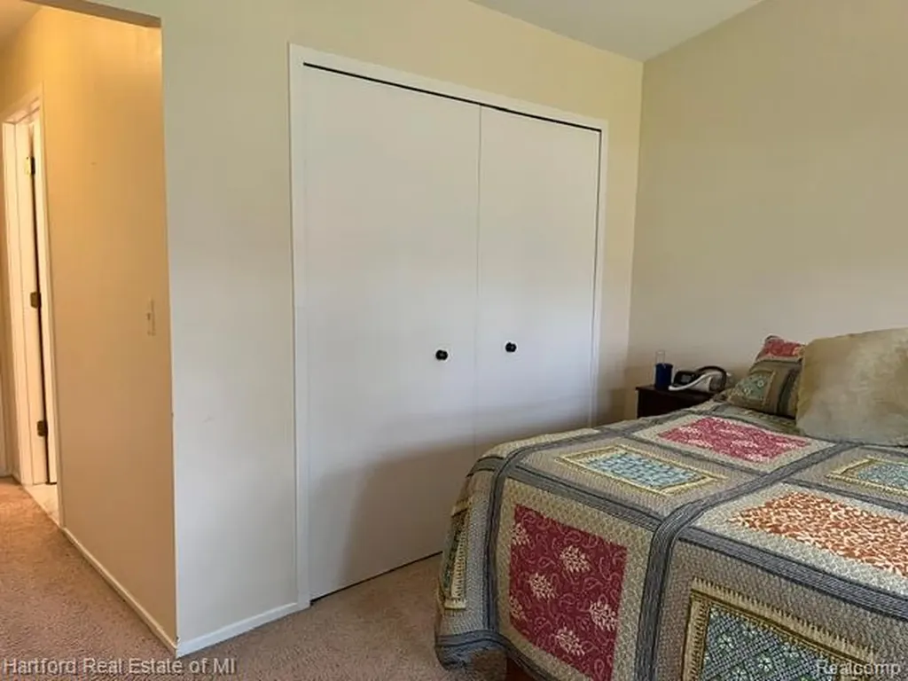 386 N Oak Drive Commerce Charter Township MI 48390