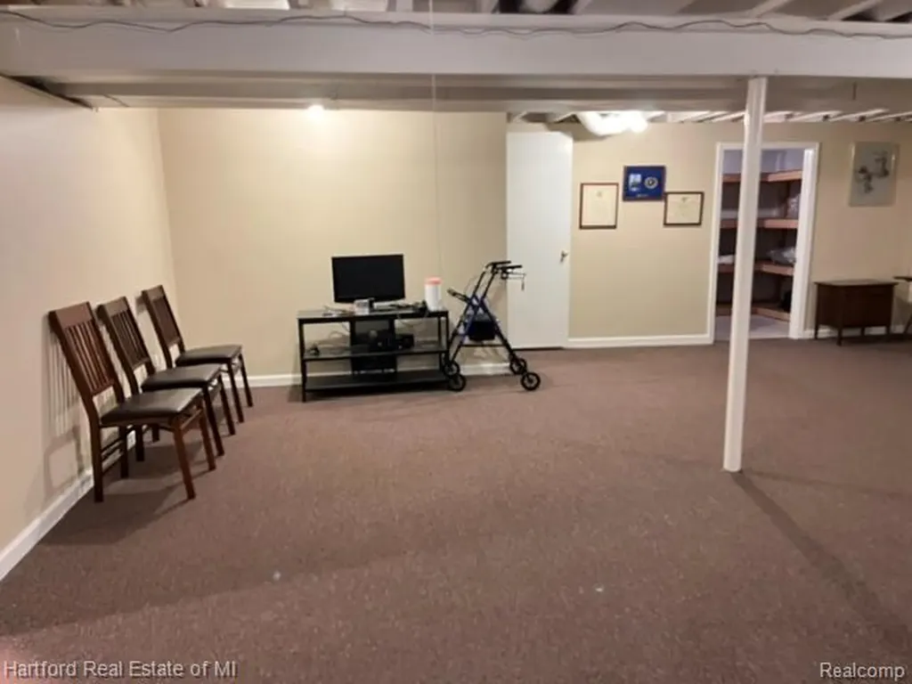 386 N Oak Drive Commerce Charter Township MI 48390