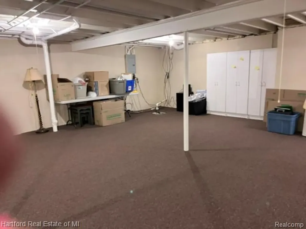 386 N Oak Drive Commerce Charter Township MI 48390