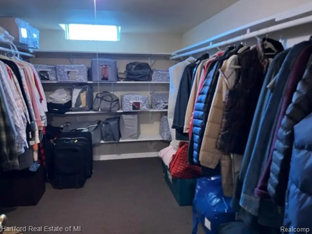 386 N Oak Drive Commerce Charter Township MI 48390