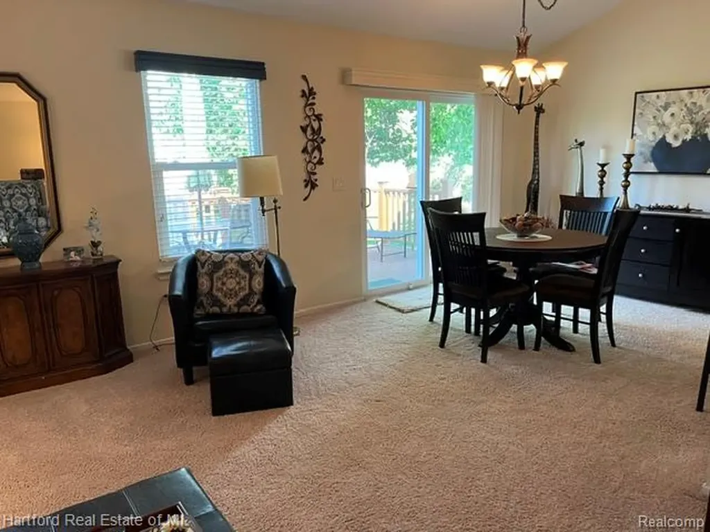 386 N Oak Drive Commerce Charter Township MI 48390