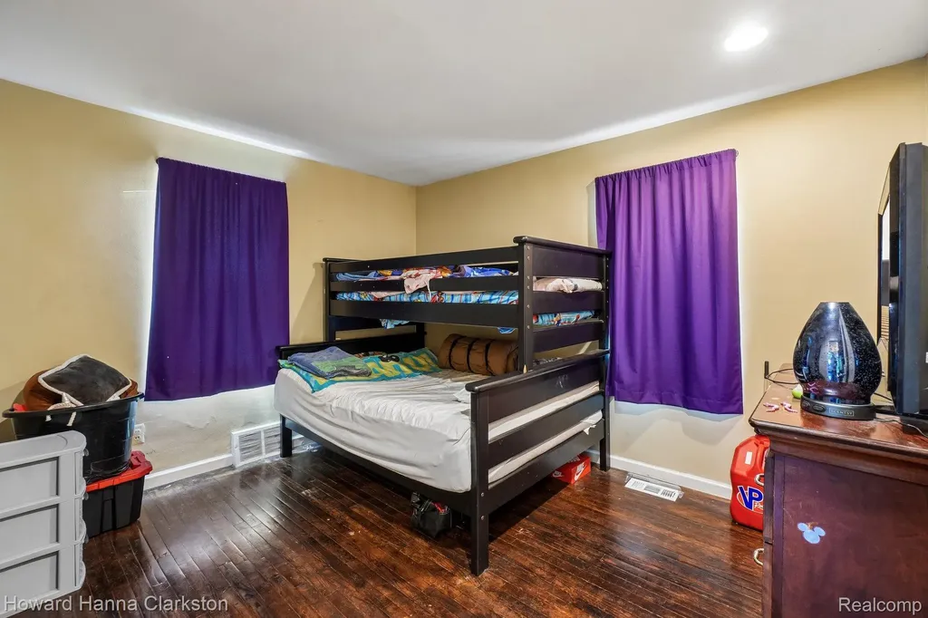 1017 Lakeview Street Waterford Charter Township MI 48328