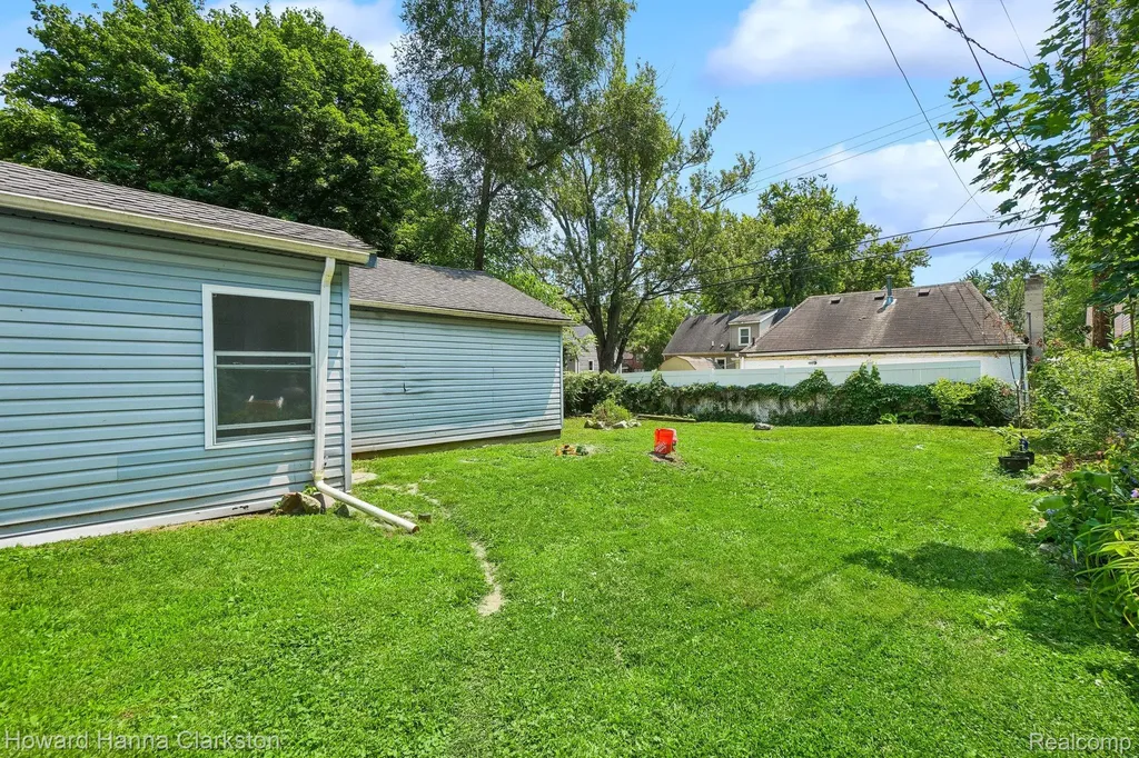 1017 Lakeview Street Waterford Charter Township MI 48328